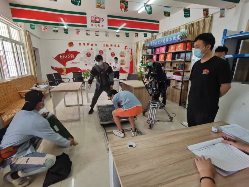 开县广告片拍摄公司：极简主义践行者，少即是多的视觉哲学